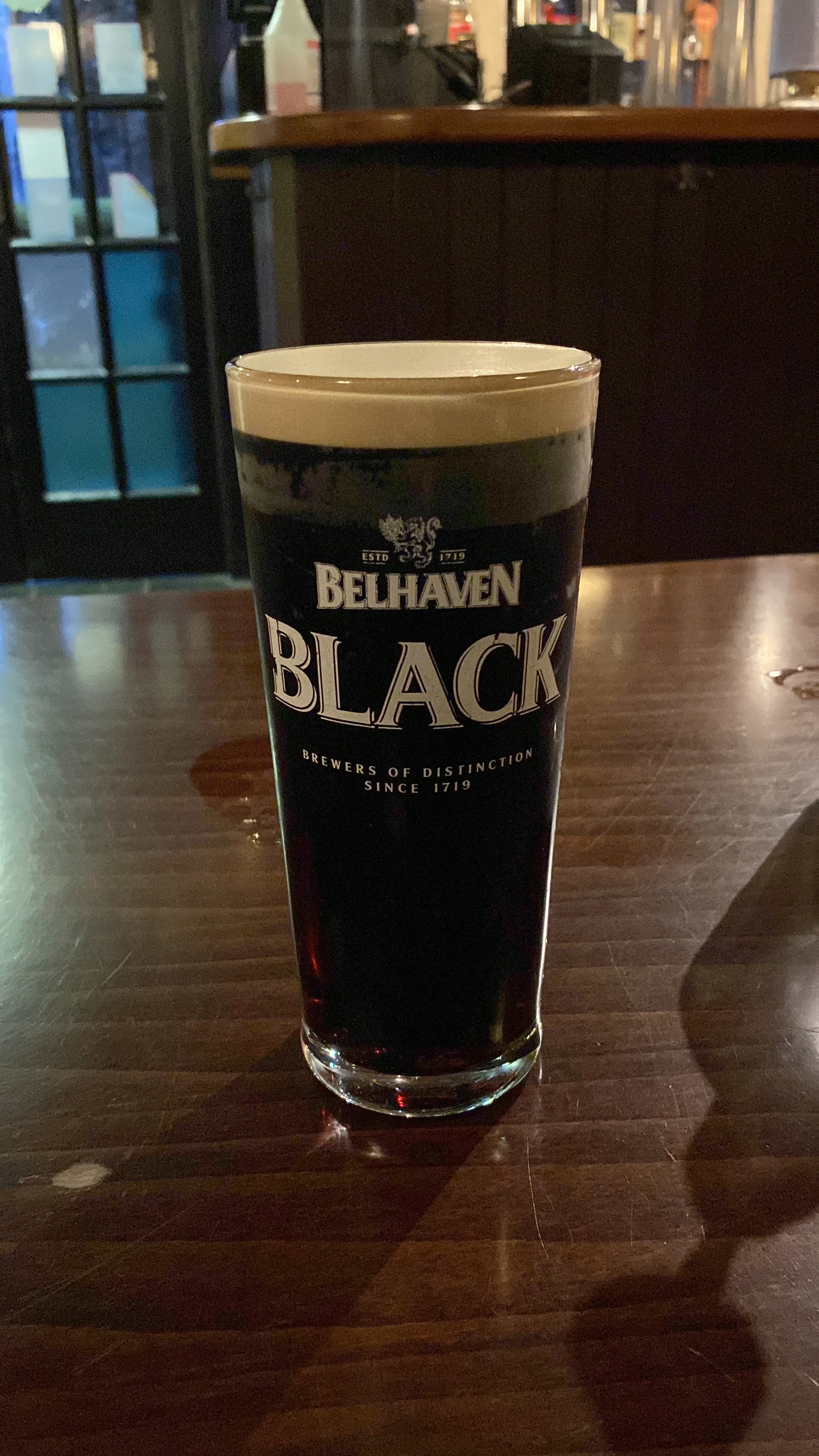 Atmosphere at Jolly Judge Edinburgh — travel photo