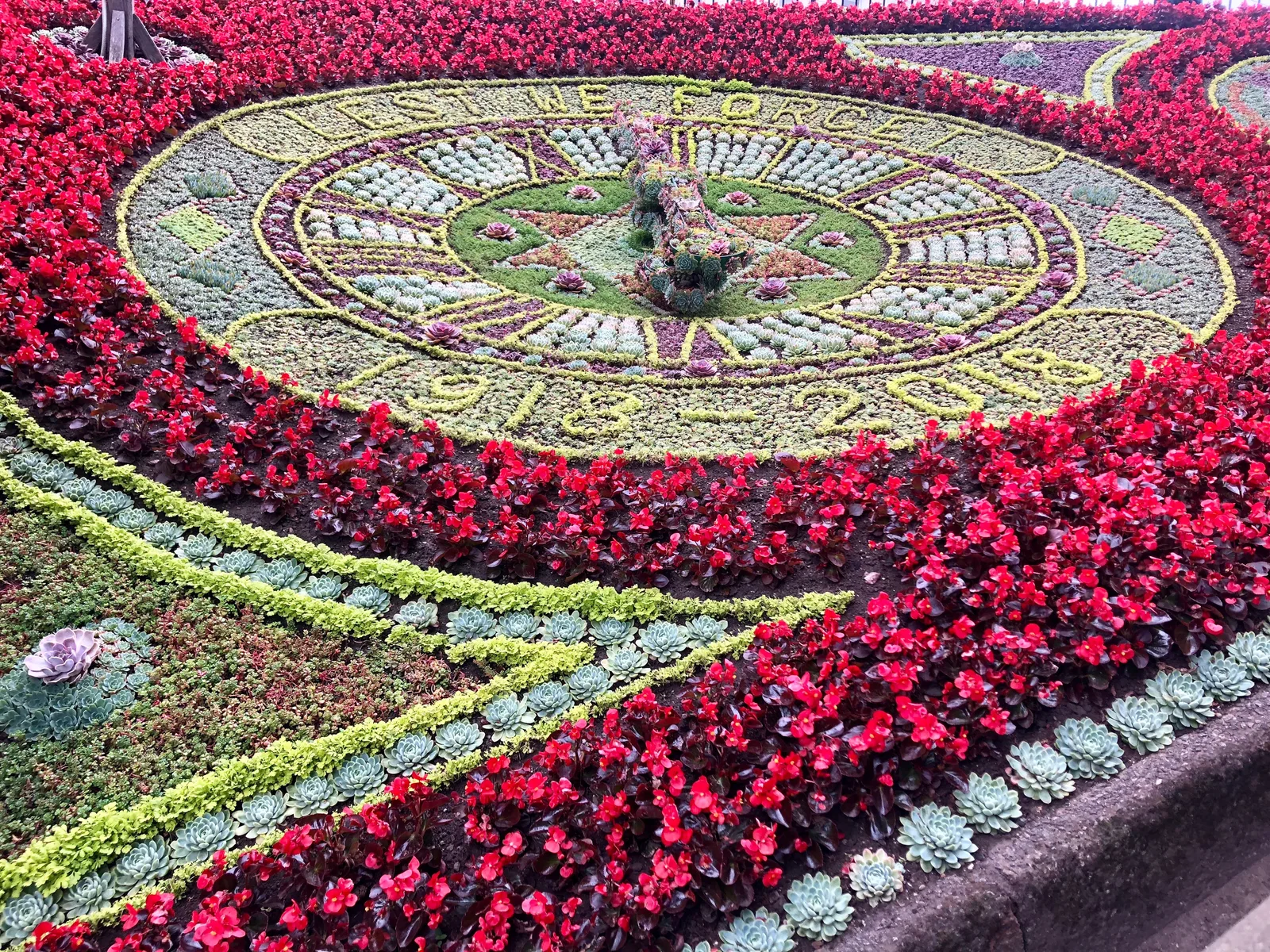 Atmosphere at Princes Street Gardens Playground Edinburgh — travel photo