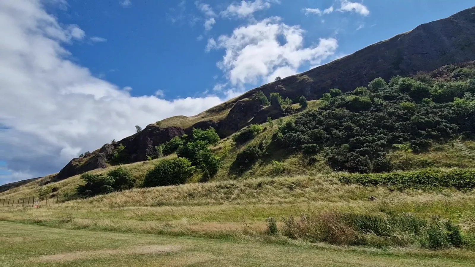 Main view at Salisbury Crags Edinburgh — travel photo