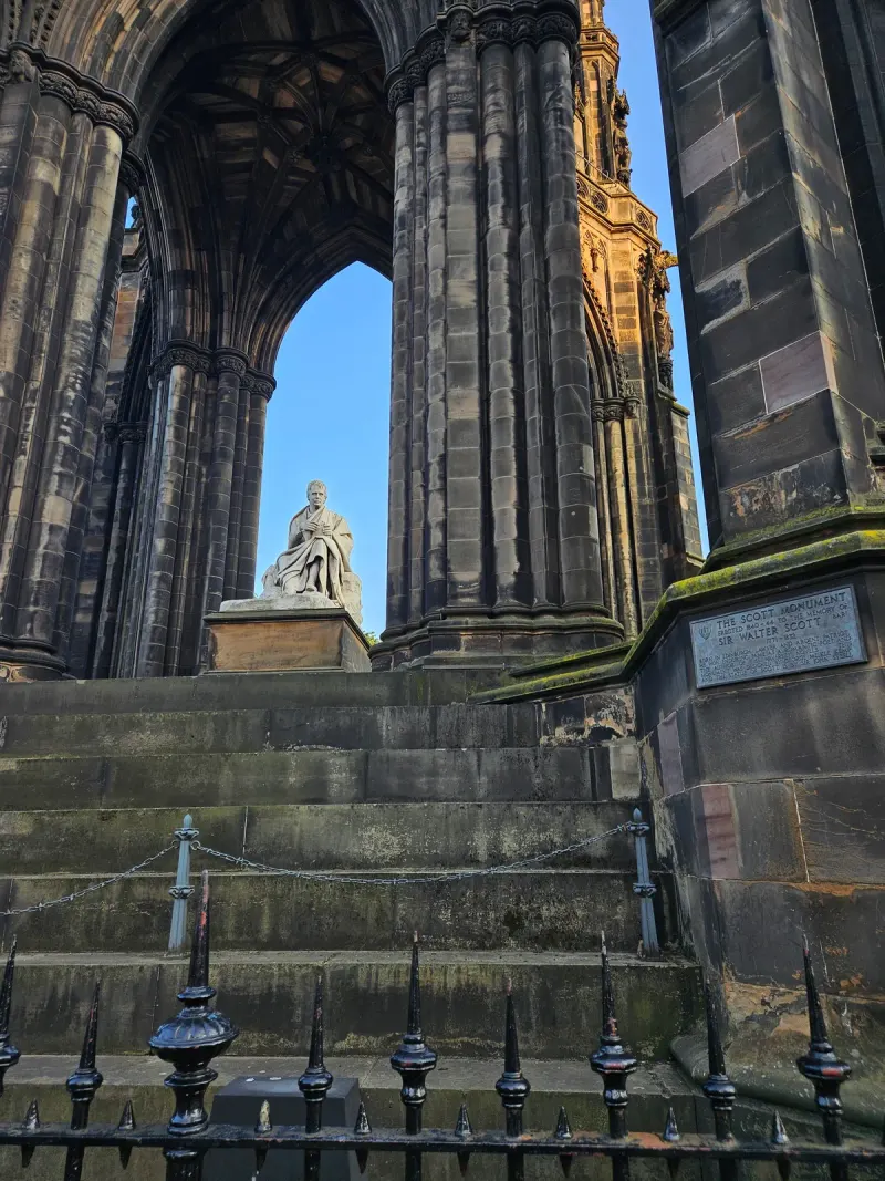 Scott Monument — Attraction in Edinburgh