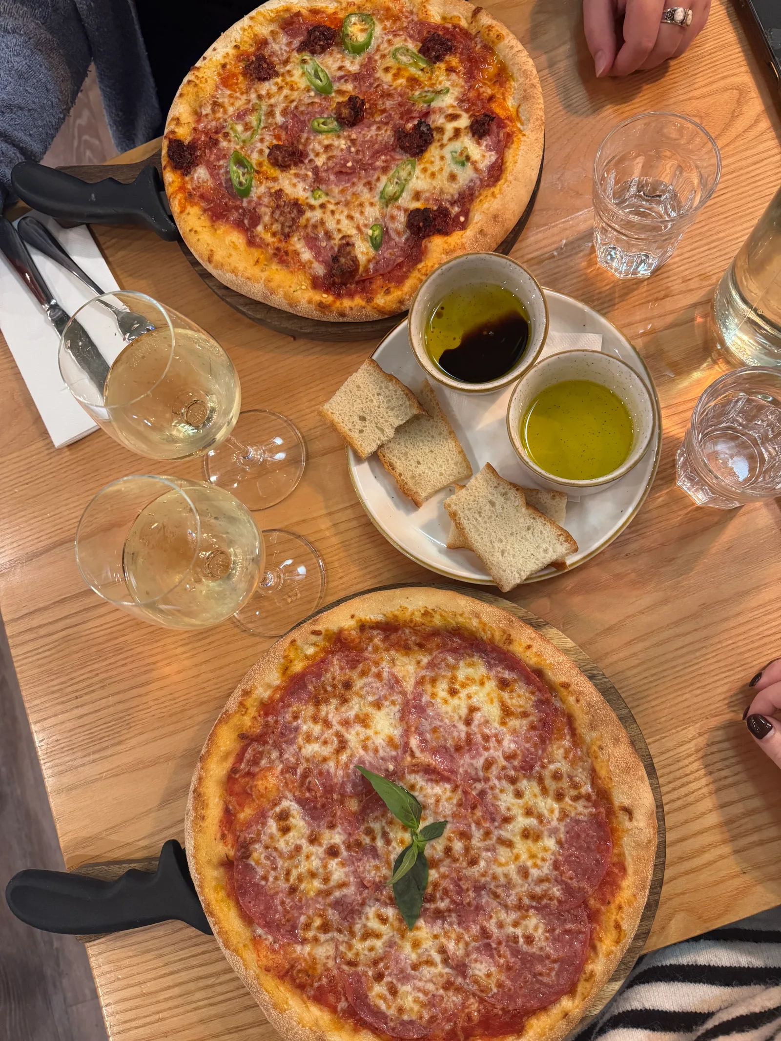 Atmosphere at Society Bar & Kitchen Edinburgh — travel photo