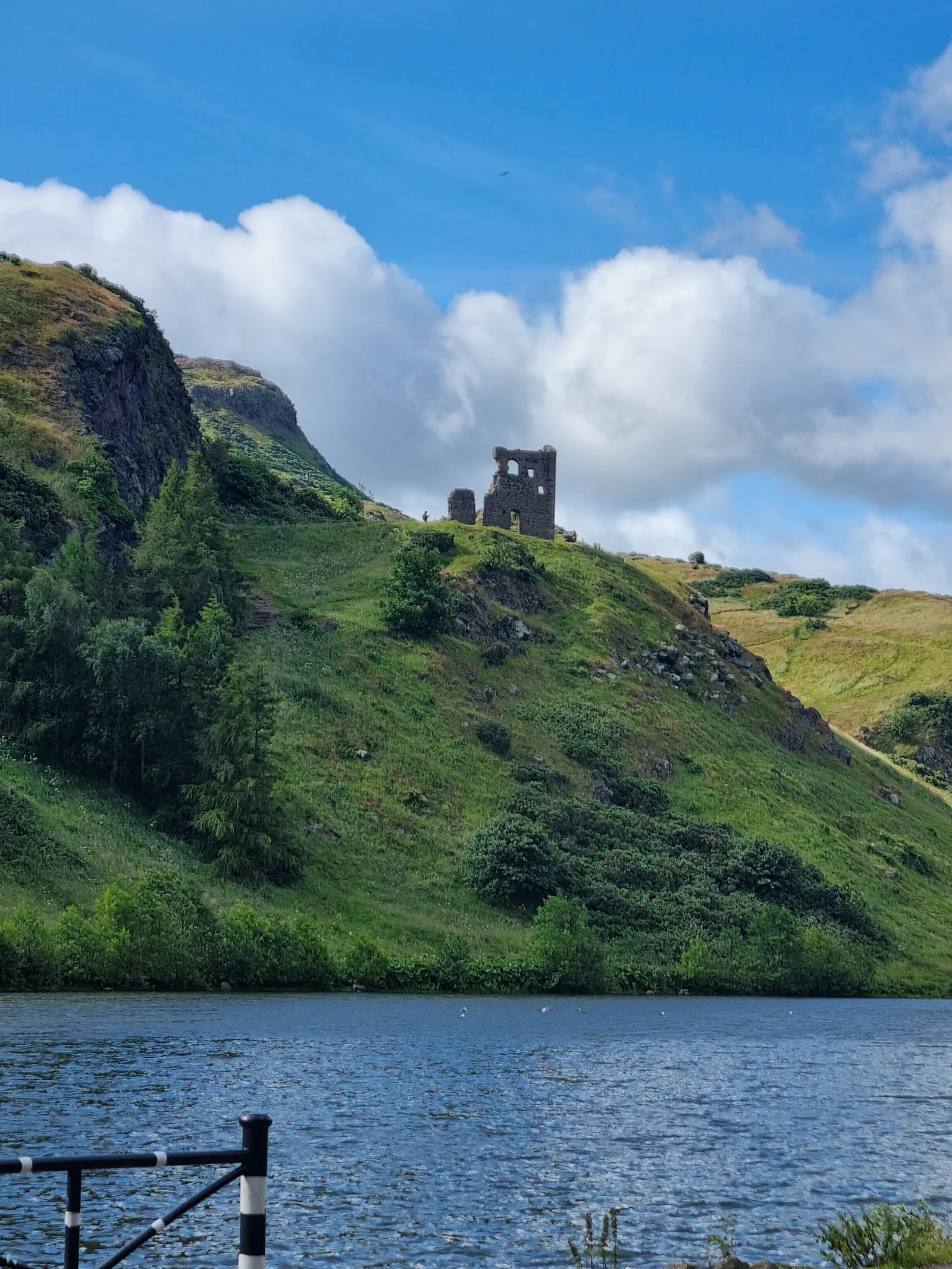 Atmosphere at St Anthony's Chapel Ruins Edinburgh — travel photo