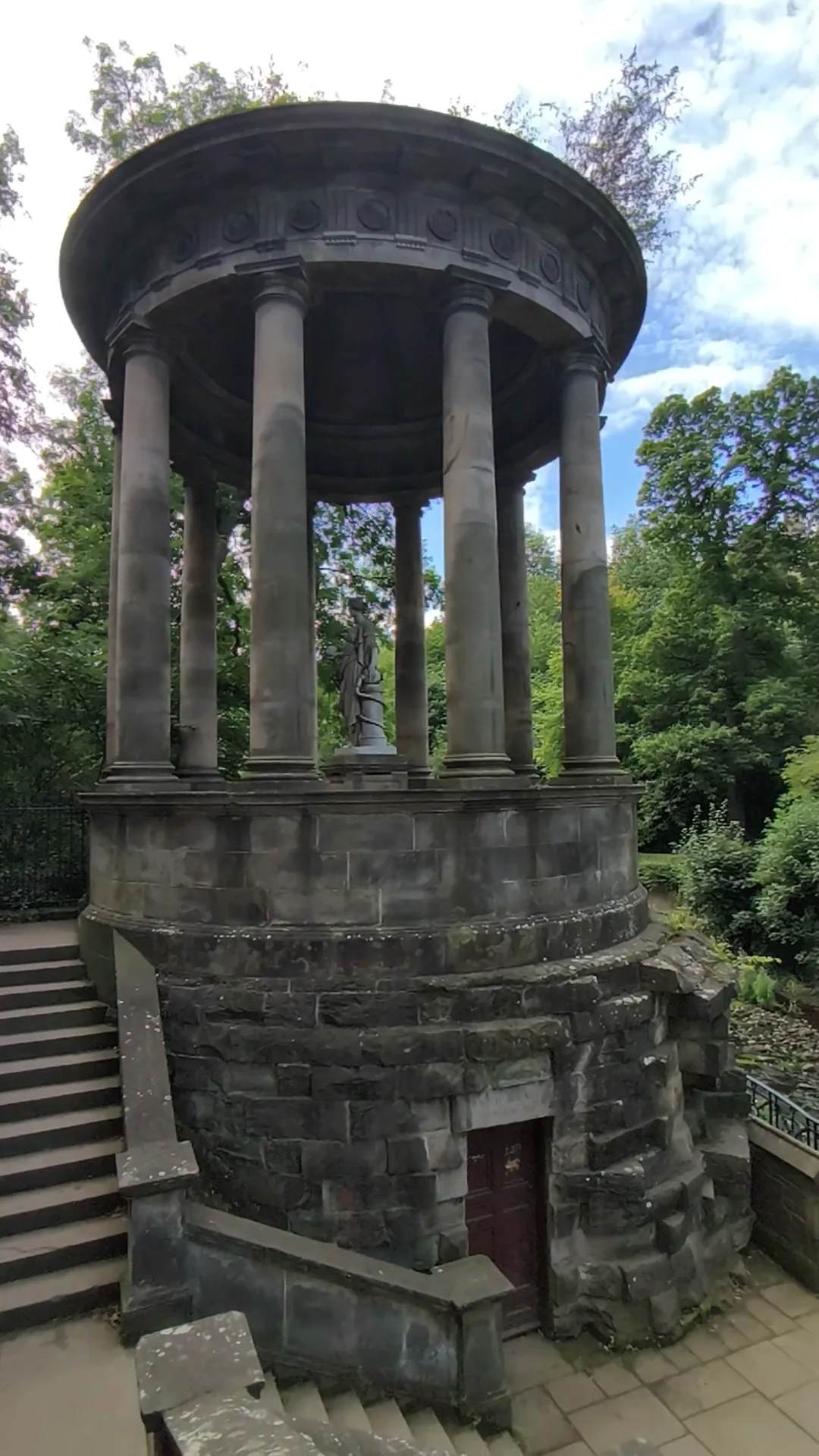 Main view at St Bernard's Well Edinburgh — travel photo