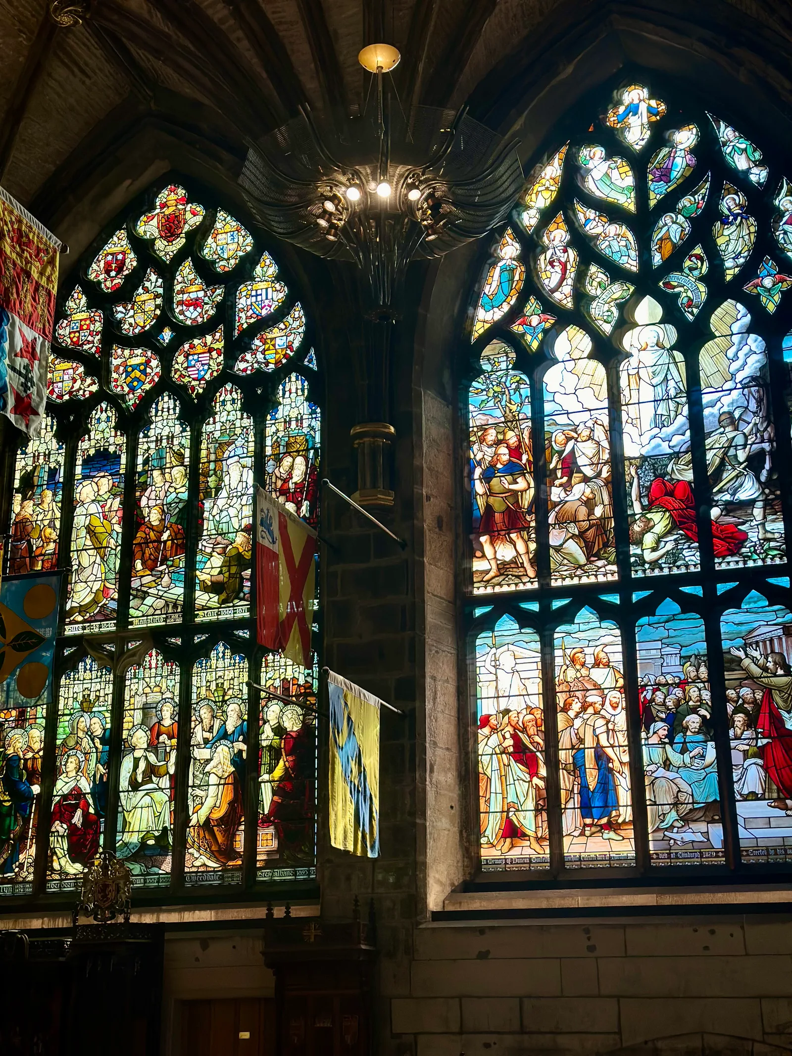 Atmosphere at St Giles' Cathedral Edinburgh — travel photo