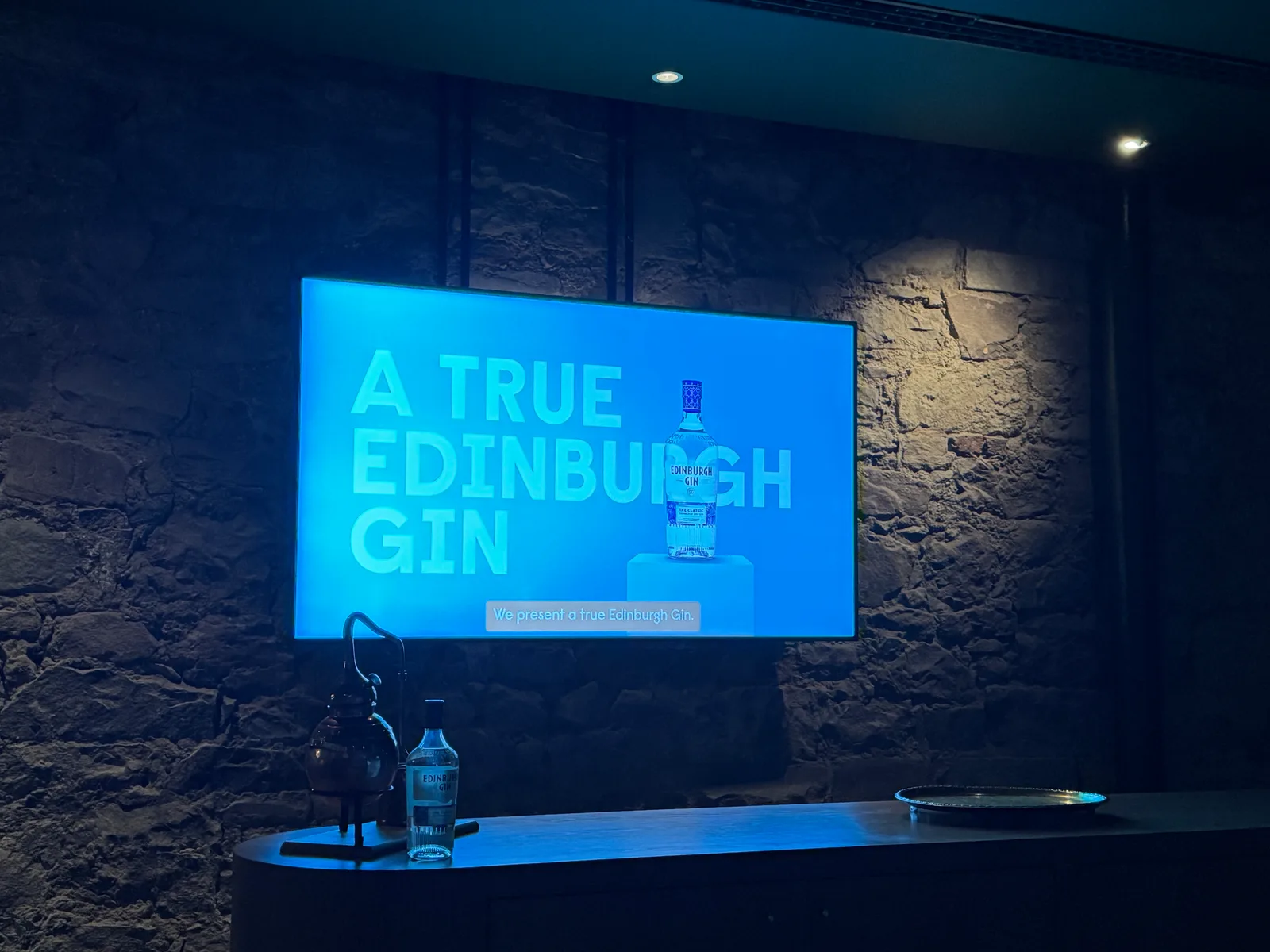 Atmosphere at The Edinburgh Gin Distillery and Bar Edinburgh — travel photo