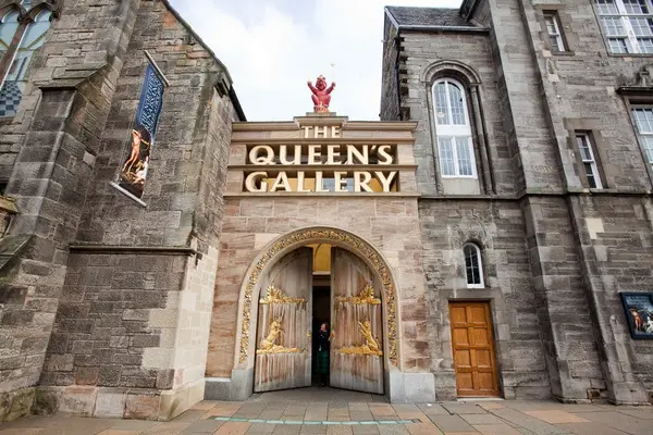 Atmosphere at The King's Gallery, Palace of Holyroodhouse Edinburgh — travel photo