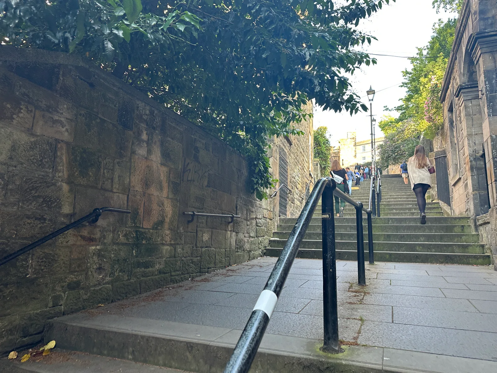 Atmosphere at The Vennel Viewpoint Edinburgh Castle Edinburgh — travel photo