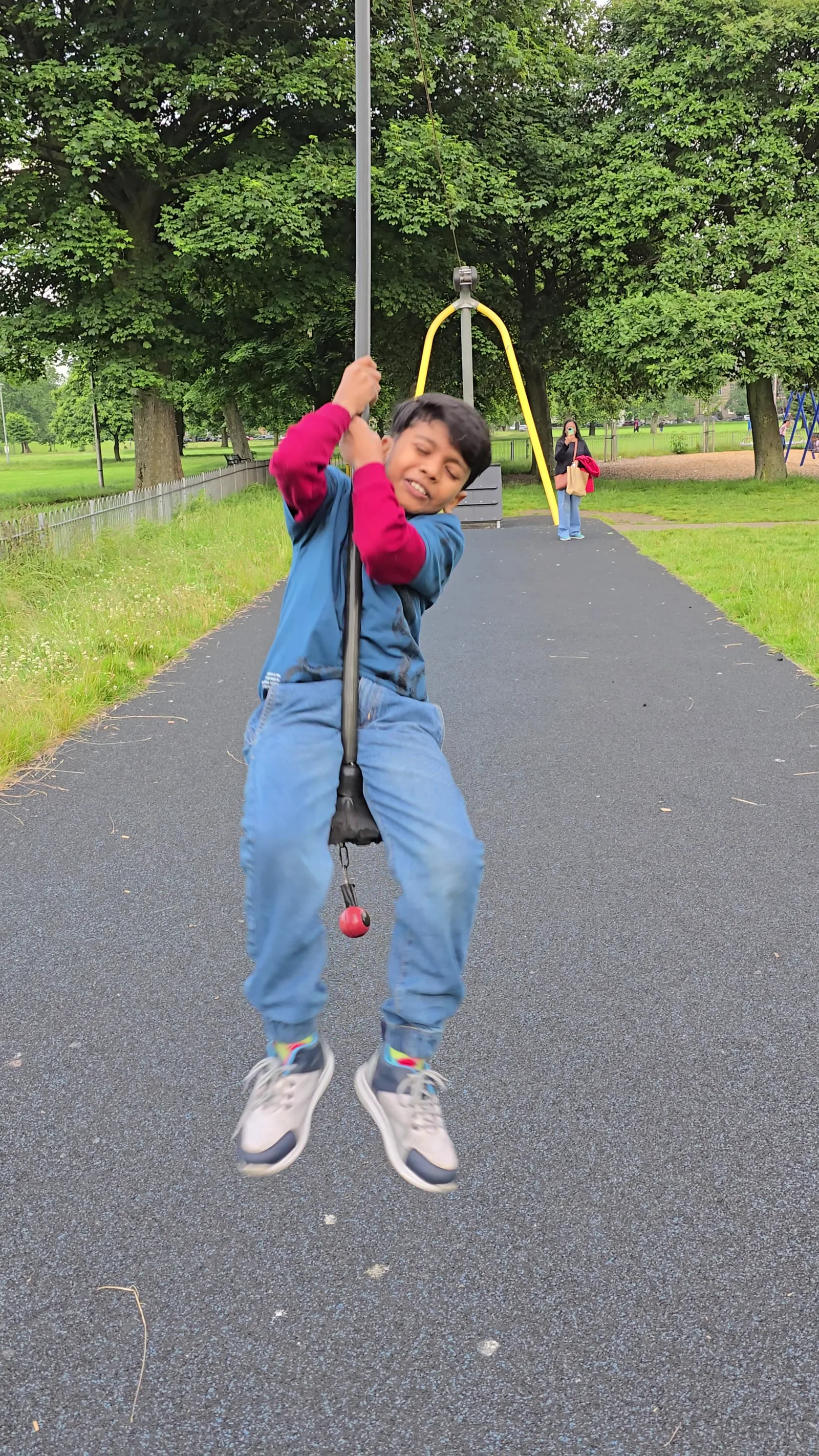 Main view at Victoria Park Children's Play Area Edinburgh — travel photo