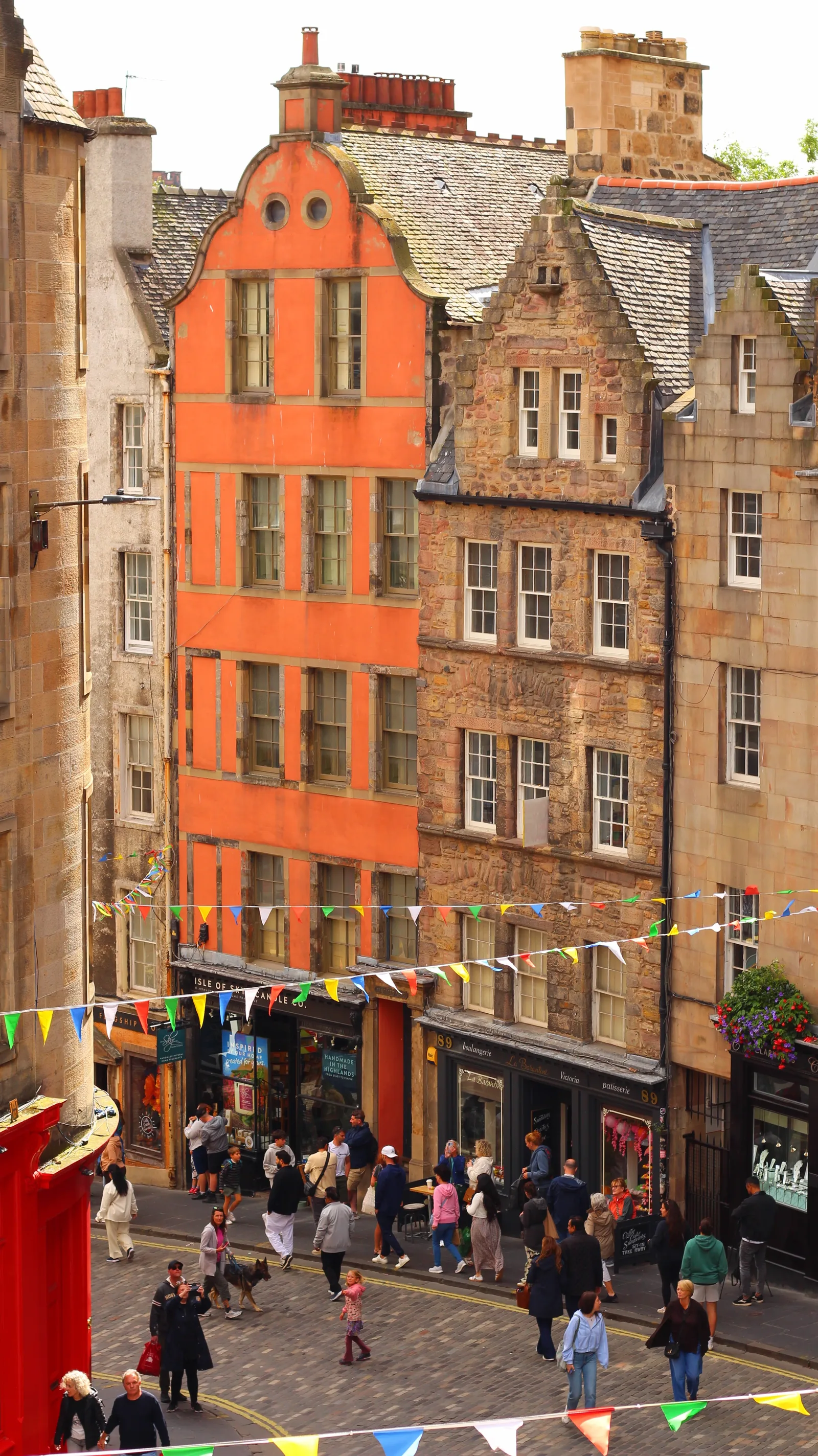 Main view at Victoria Street Viewing Point Edinburgh — travel photo