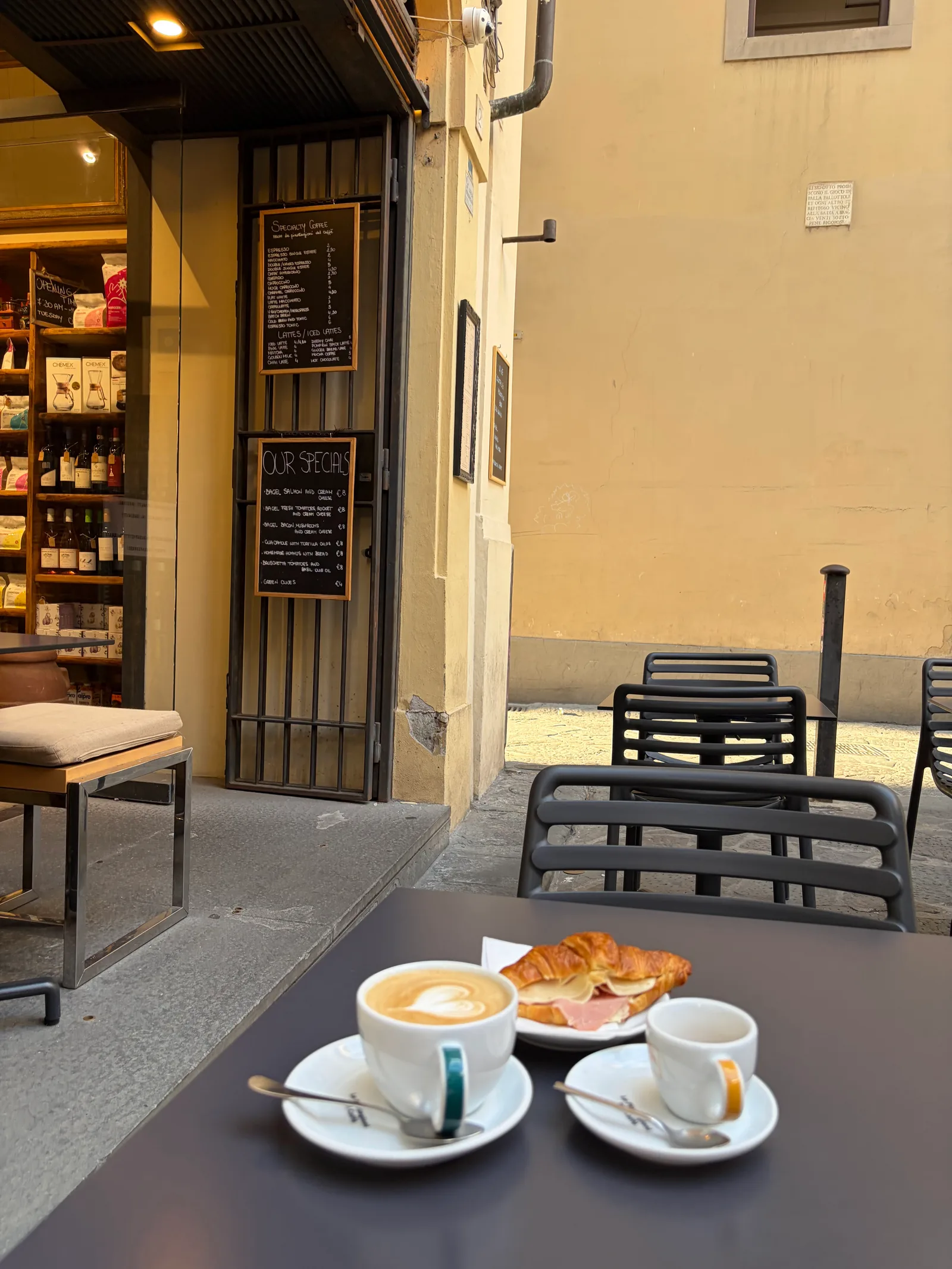 Main view at BEN Caffè Florence — travel photo