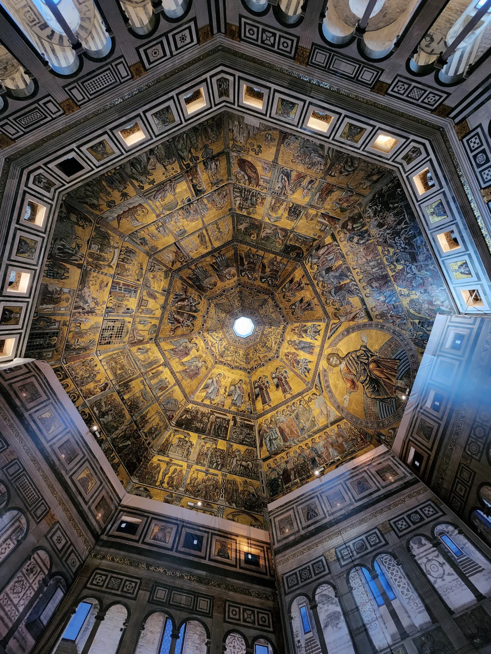 Atmosphere at Brunelleschi's dome Florence — travel photo