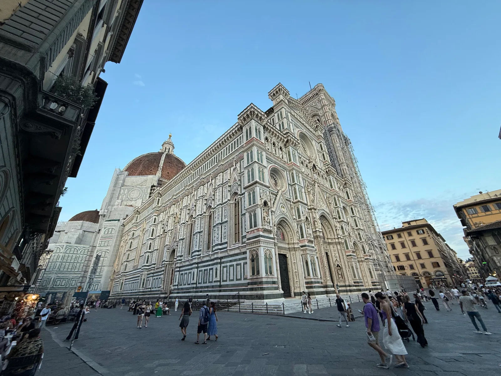 Atmosphere at Cathedral of Santa Maria del Fiore Florence — travel photo