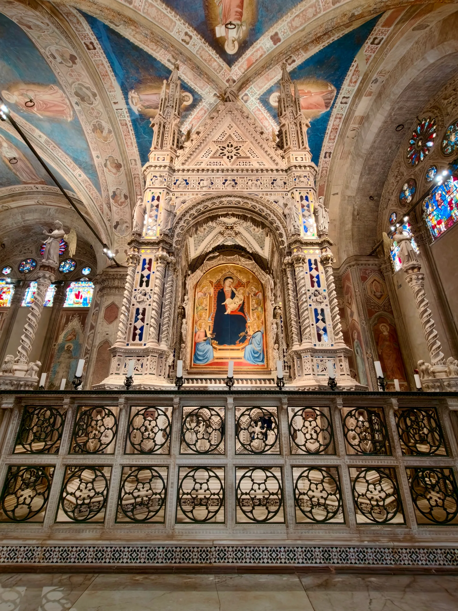 Atmosphere at Church & Museum of Orsanmichele Florence — travel photo