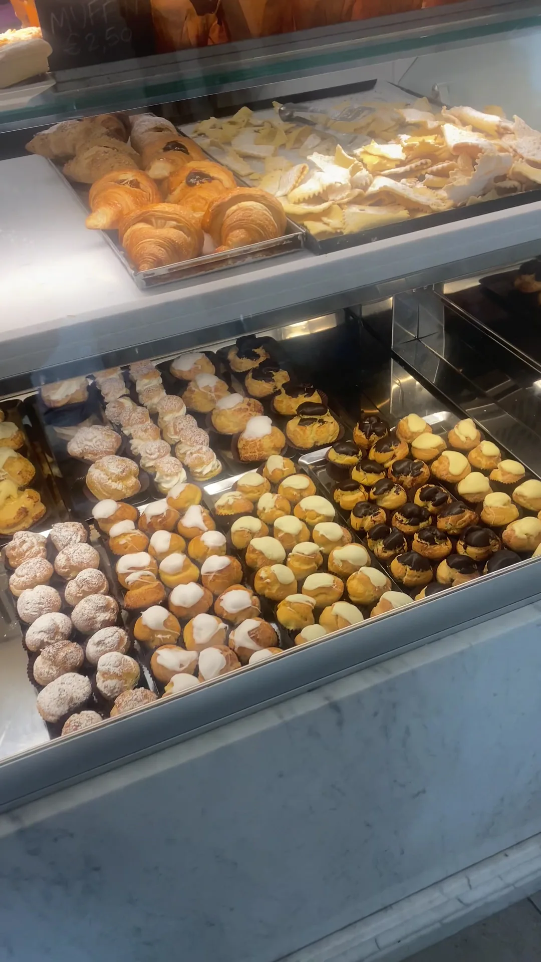 Main view at Forno Ghibellina Florence — travel photo