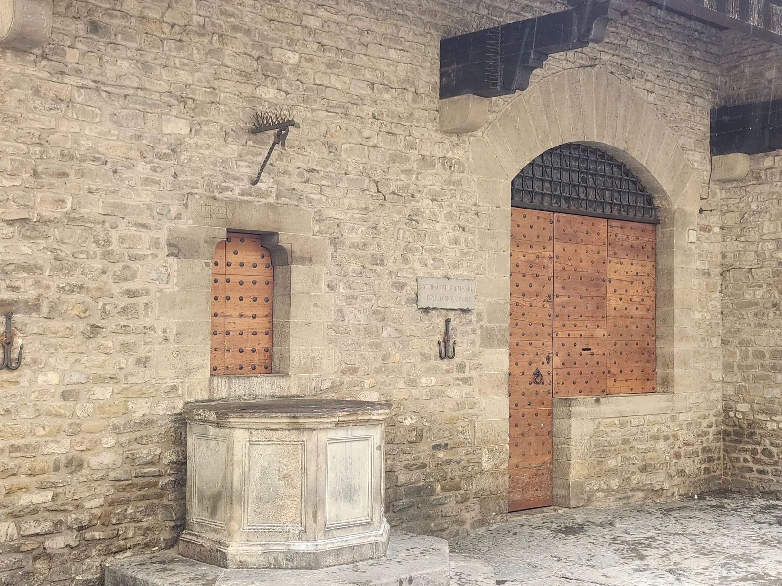 Details at House of Dante Florence — travel photo