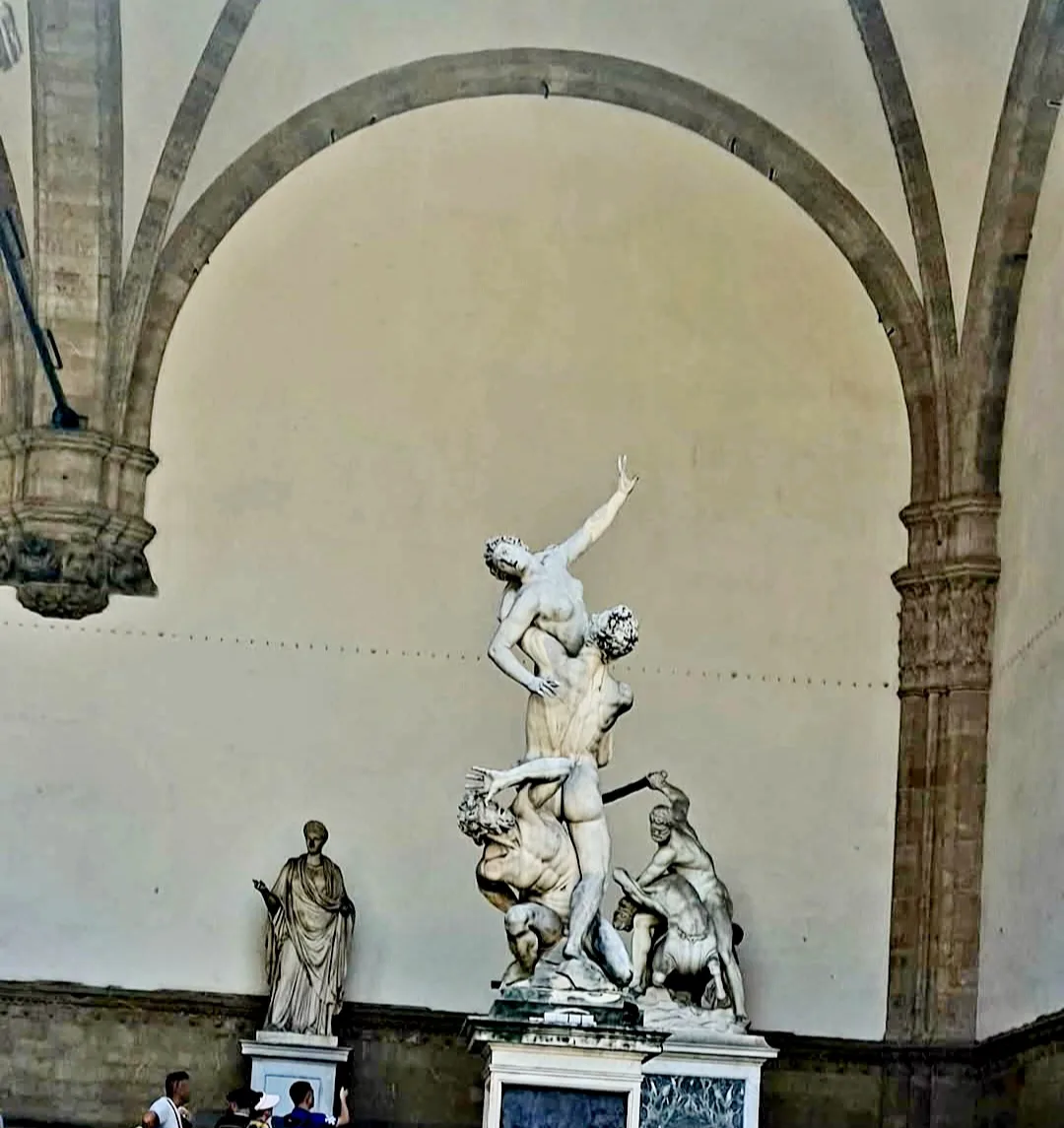 Atmosphere at Loggia dei Lanzi Florence — travel photo