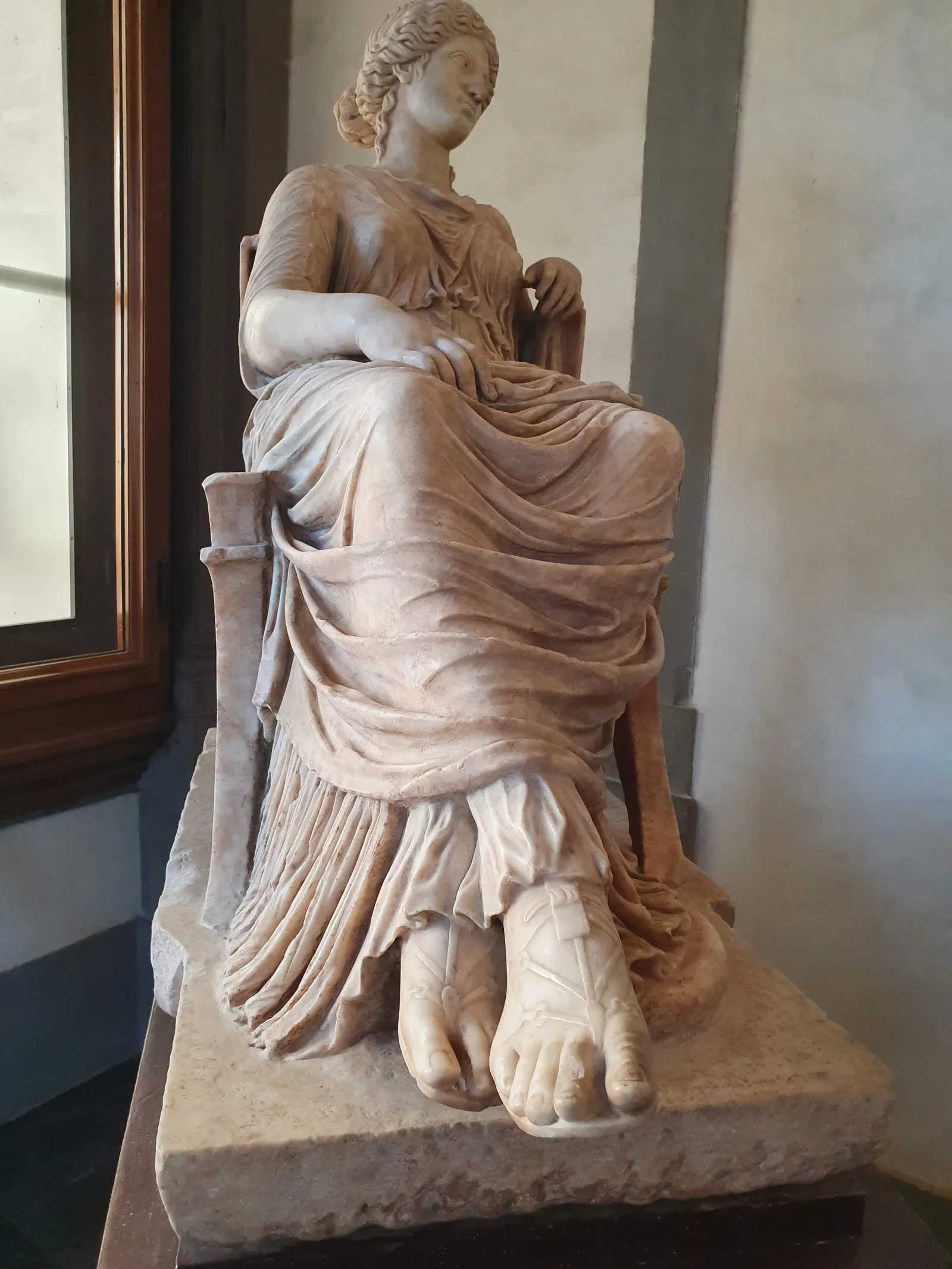 Details at Perseus with the head of Medusa Florence — travel photo