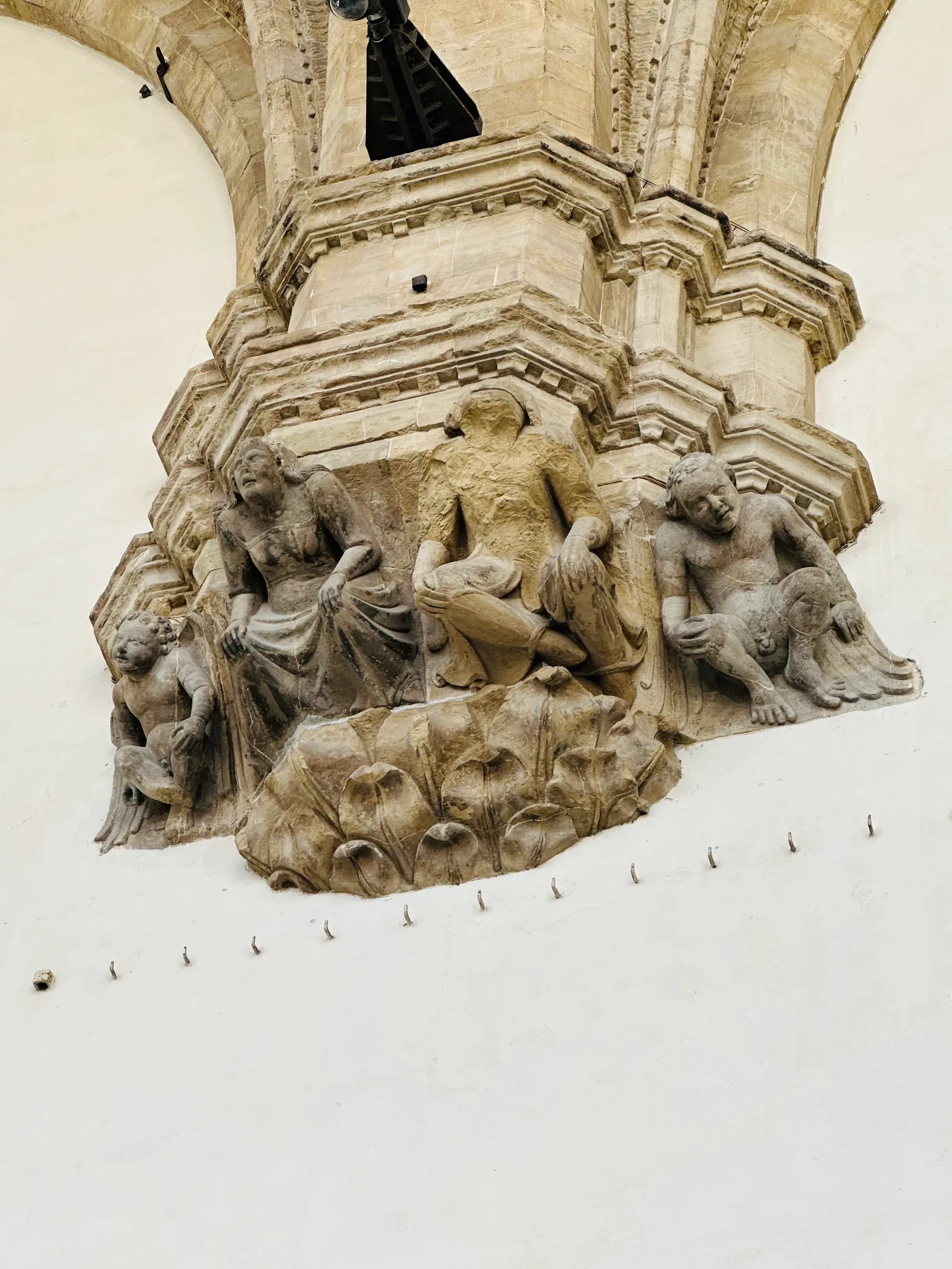 Atmosphere at Perseus with the head of Medusa Florence — travel photo