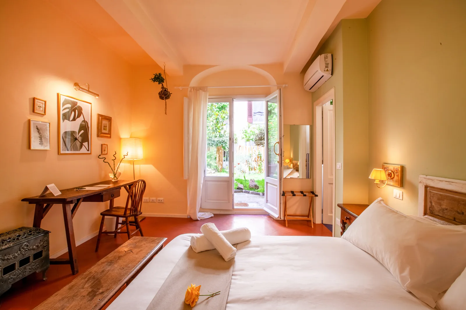 Interior at Secret Garden Firenze Florence — travel photo