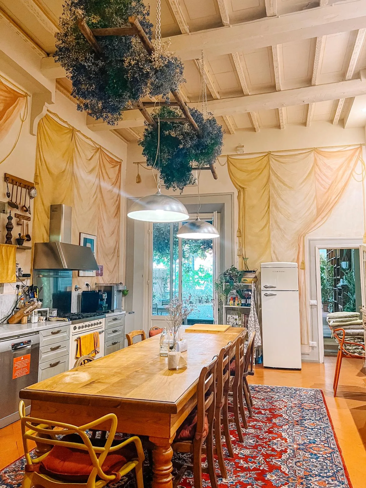 Atmosphere at Secret Garden Firenze Florence — travel photo