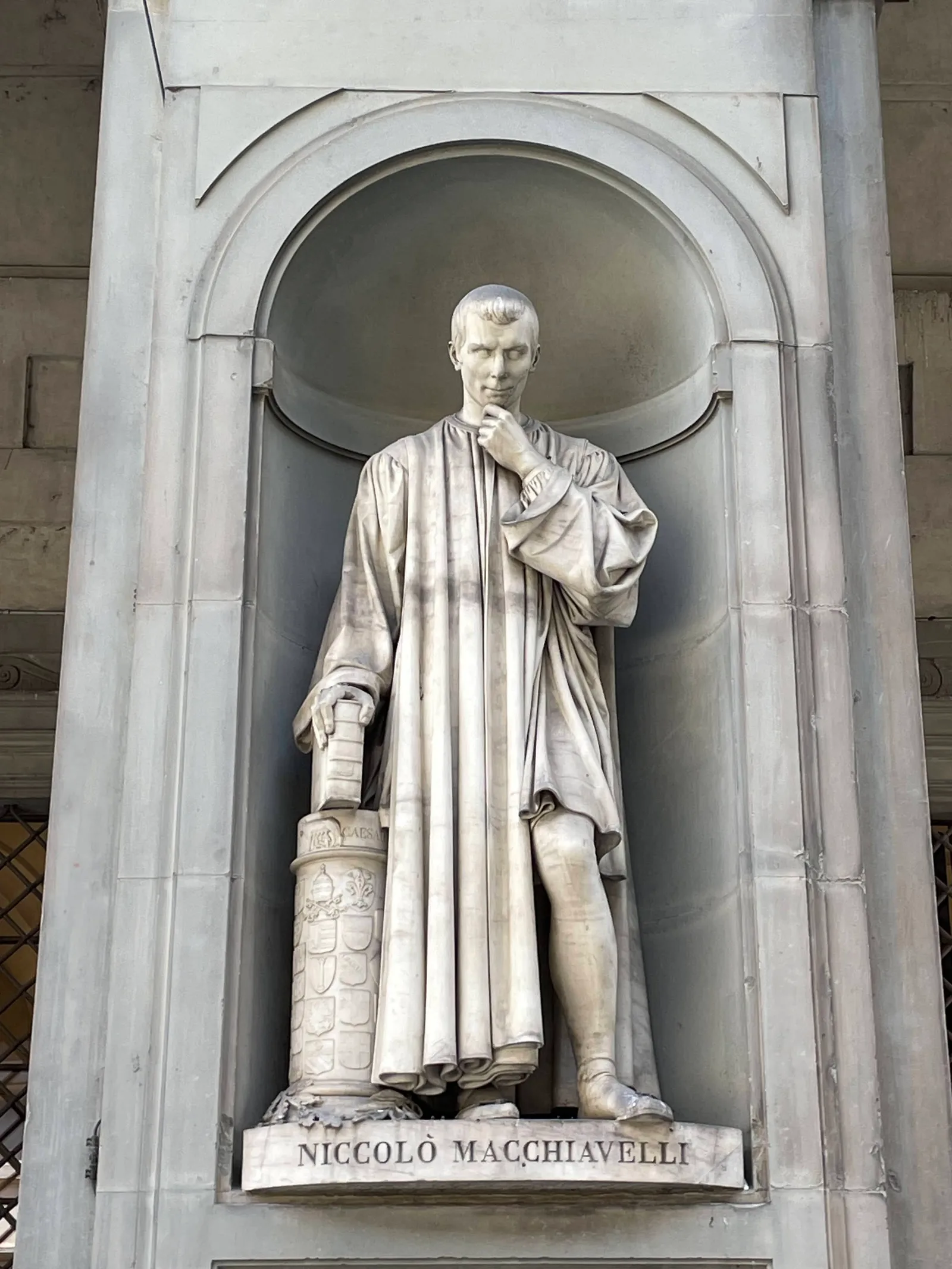 Atmosphere at Uffizi Galleries Florence — travel photo