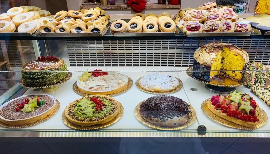 Details at Vecchio Forno Florence — travel photo