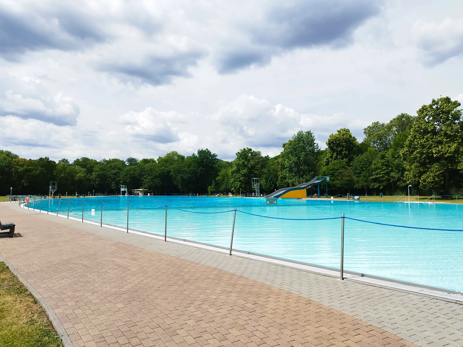Details at Brentanopark Frankfurt — travel photo