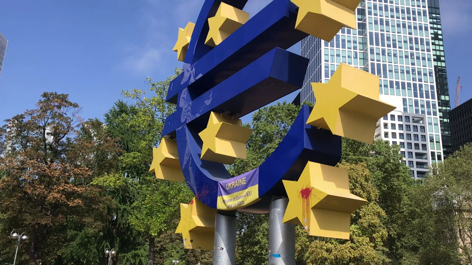 Interior at "Euro-Skulptur" von Ottmar Hörl Frankfurt — travel photo