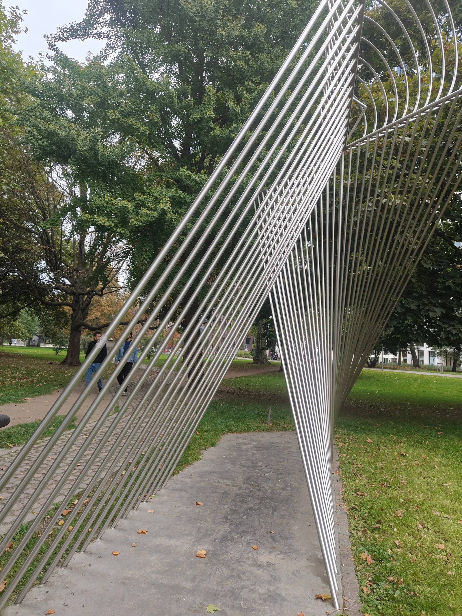 Details at "Euro-Skulptur" von Ottmar Hörl Frankfurt — travel photo