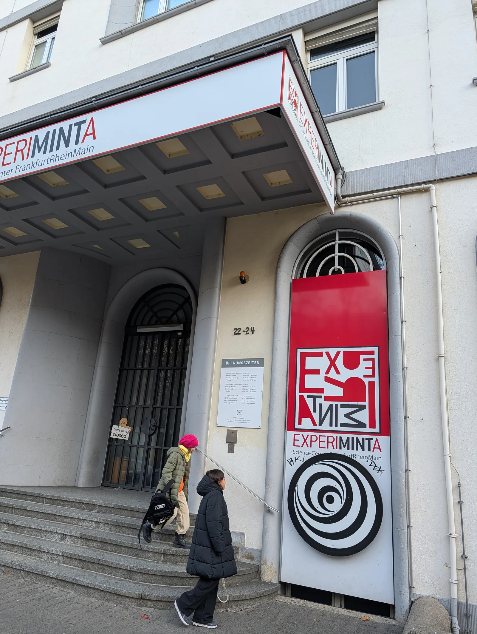 Details at EXPERIMINTA ScienceCenter Frankfurt — travel photo