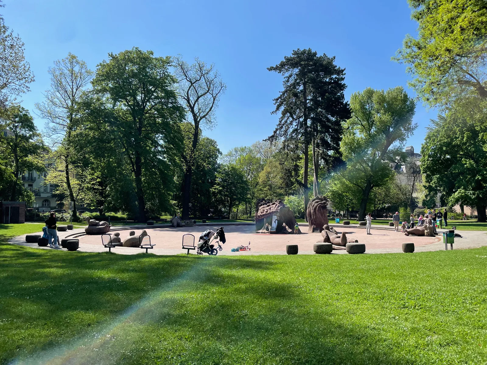 Details at Günthersburgpark Frankfurt — travel photo