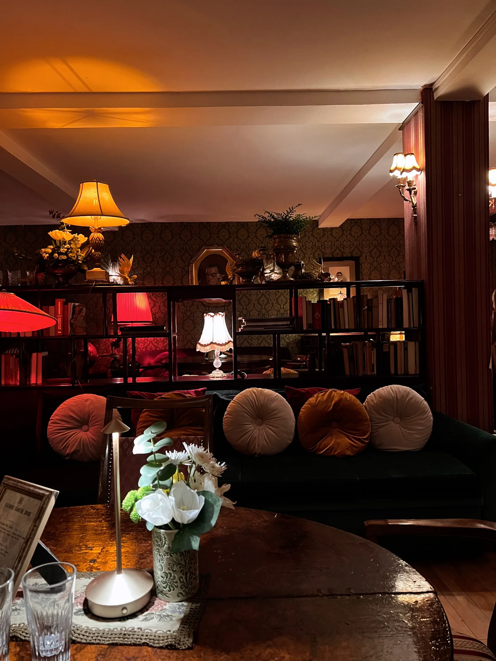 Atmosphere at Logenhaus Nacht- und Gartensalon Bar & Eventlocation Frankfurt — travel photo