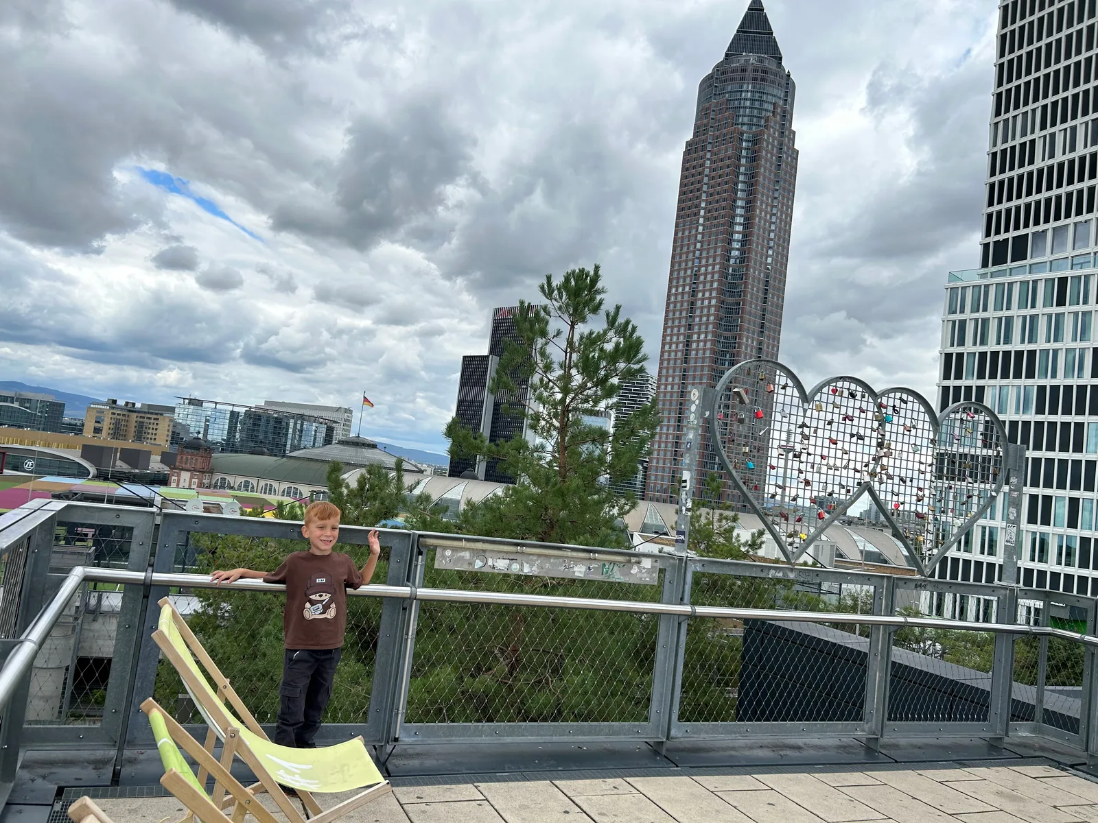 Main view at MAIN TOWER Frankfurt — travel photo