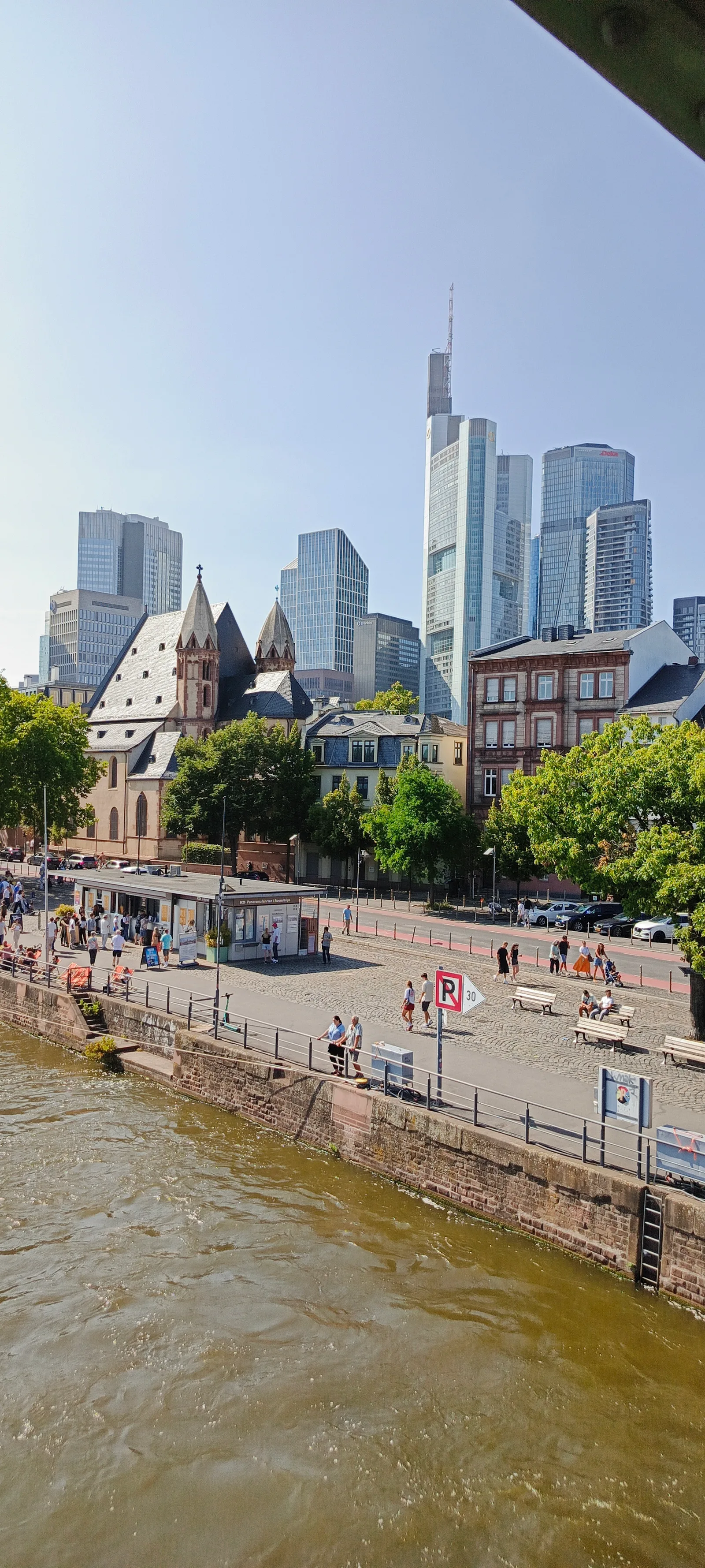 Atmosphere at Museumsufer Frankfurt — travel photo