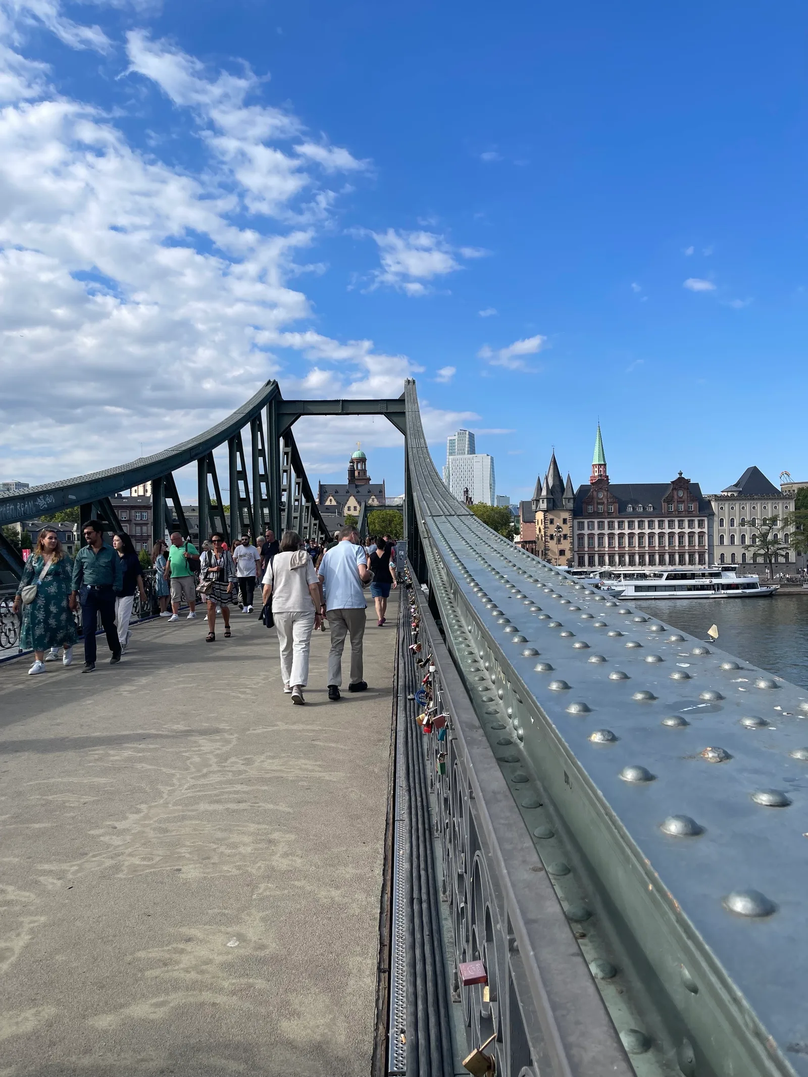 Main view at Spielplatz Frankfurt Mainkai Frankfurt — travel photo
