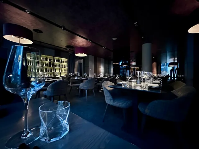 Via Monte Napoleone Restaurant