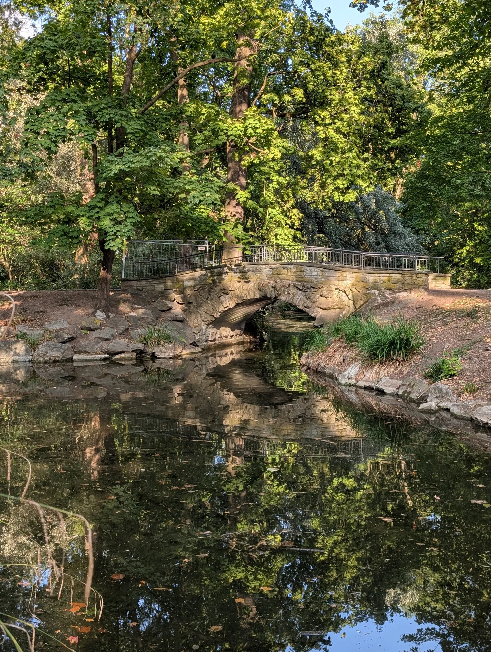 Main view at Von-Bernus Park Frankfurt — travel photo