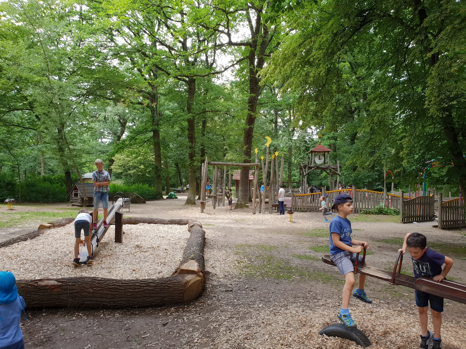Atmosphere at Waldspielpark Heinrich-Kraft Park Frankfurt — travel photo