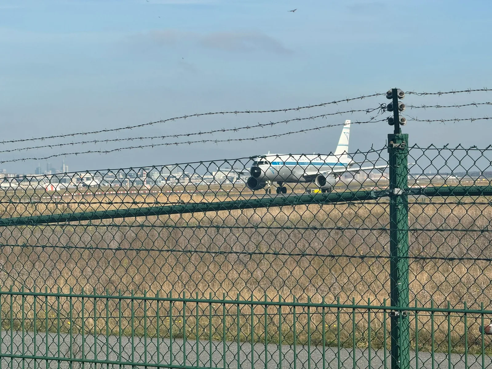 Atmosphere at West Runway Observation Deck Frankfurt — travel photo