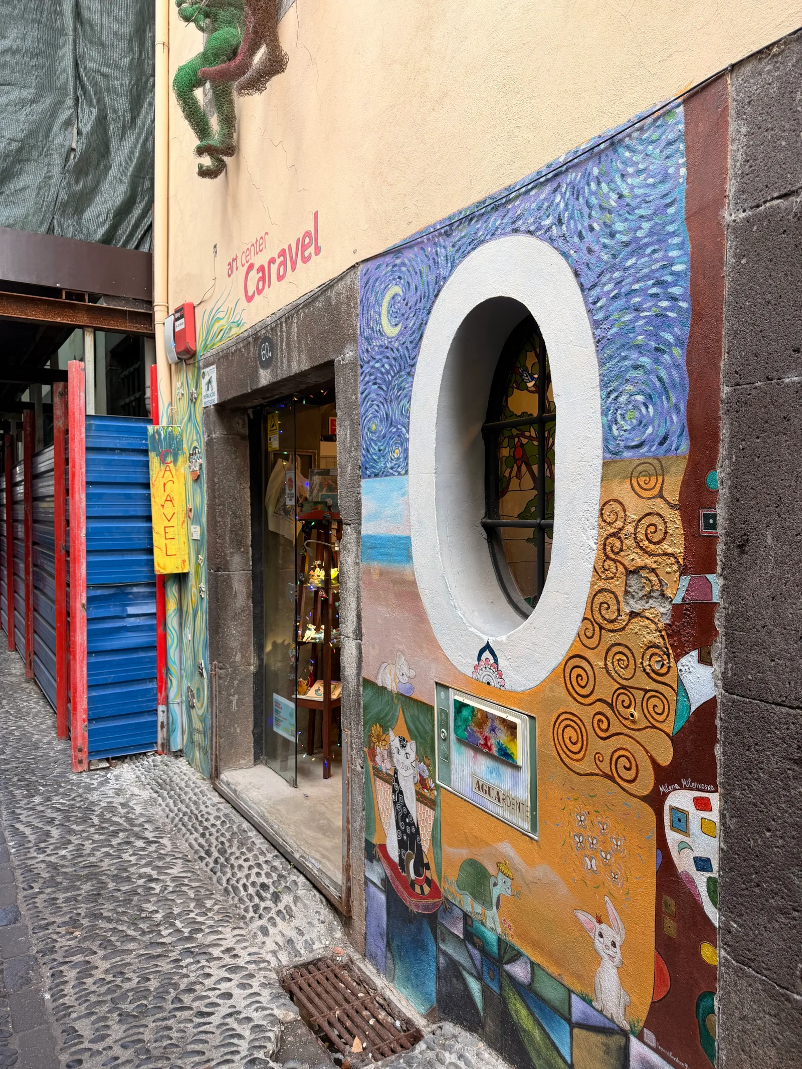 Atmosphere at Art Center Caravel Funchal — travel photo