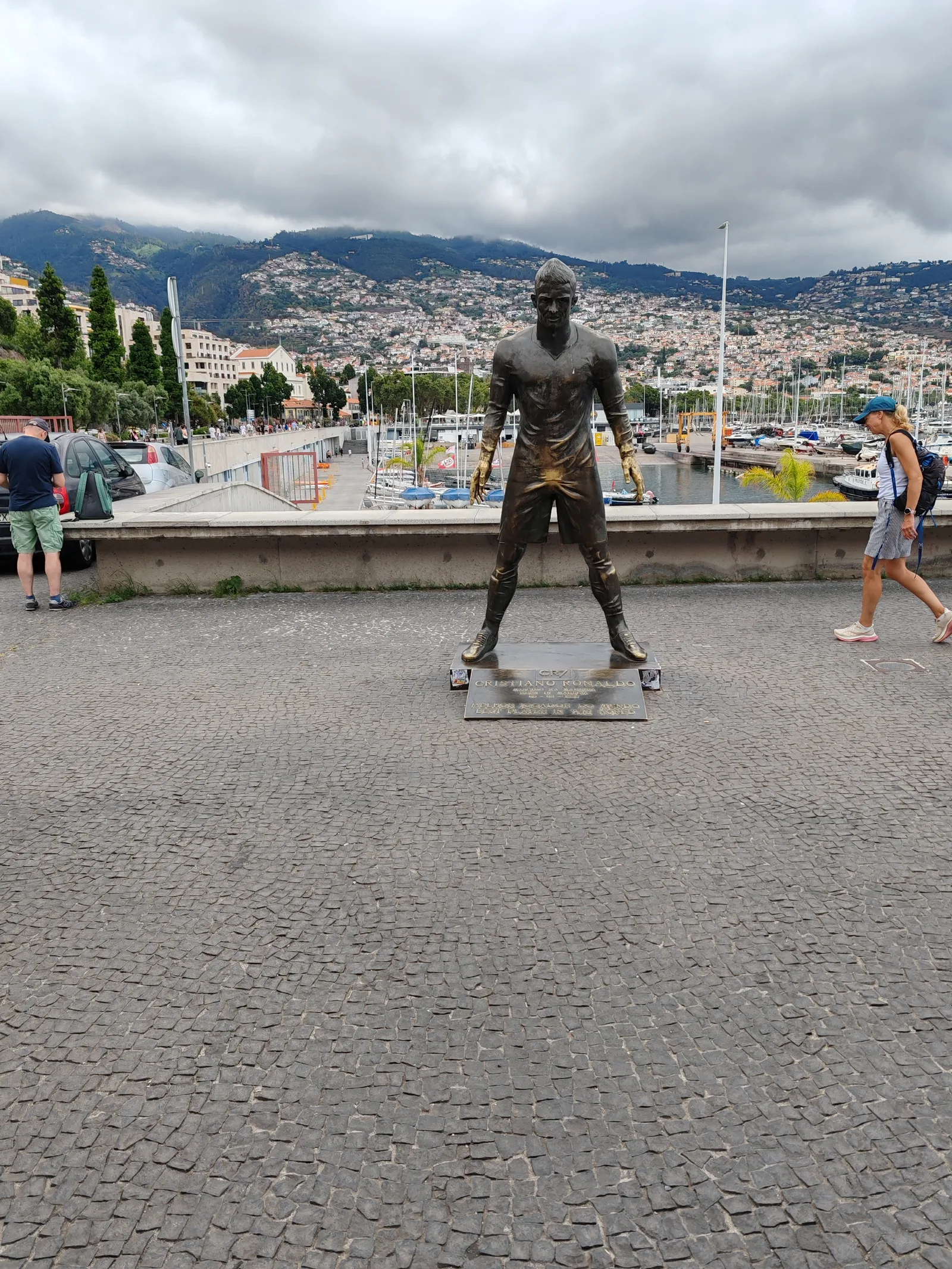 Main view at Estátua de Cristiano Ronaldo Funchal — travel photo