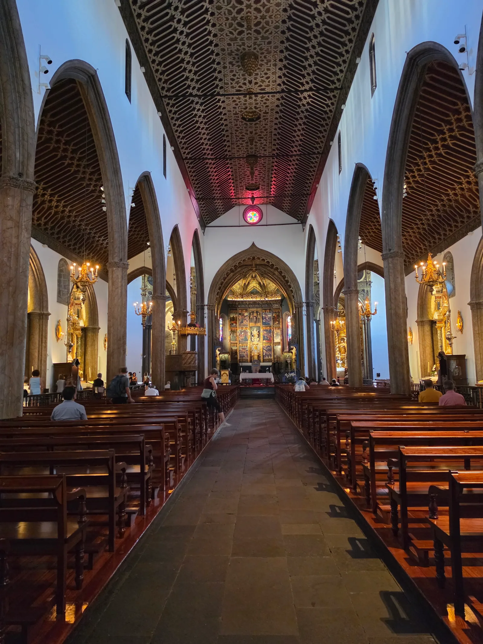 Main view at Funchal Cathedral Funchal — travel photo