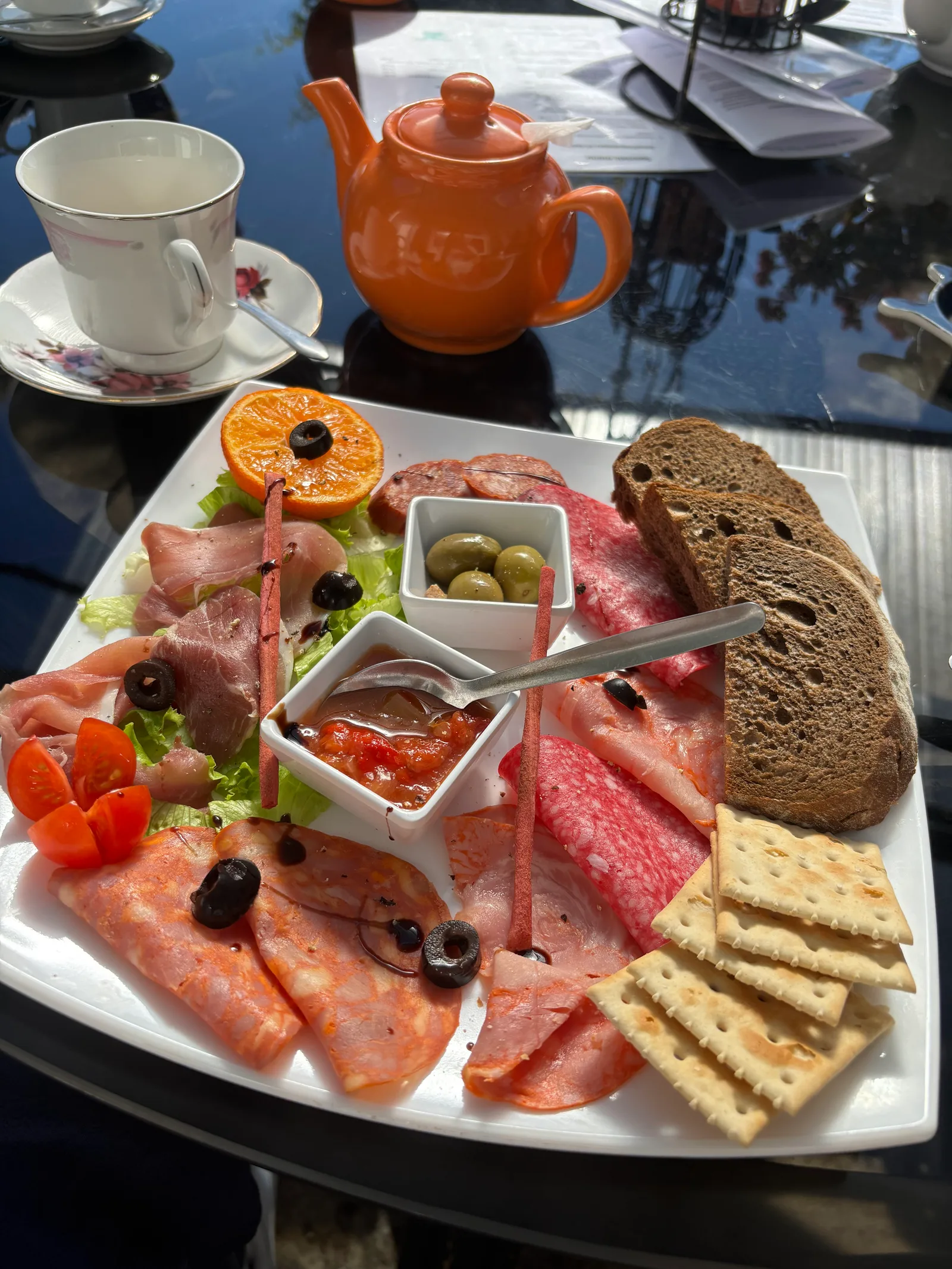 Atmosphere at Jasmin Tea House Funchal — travel photo