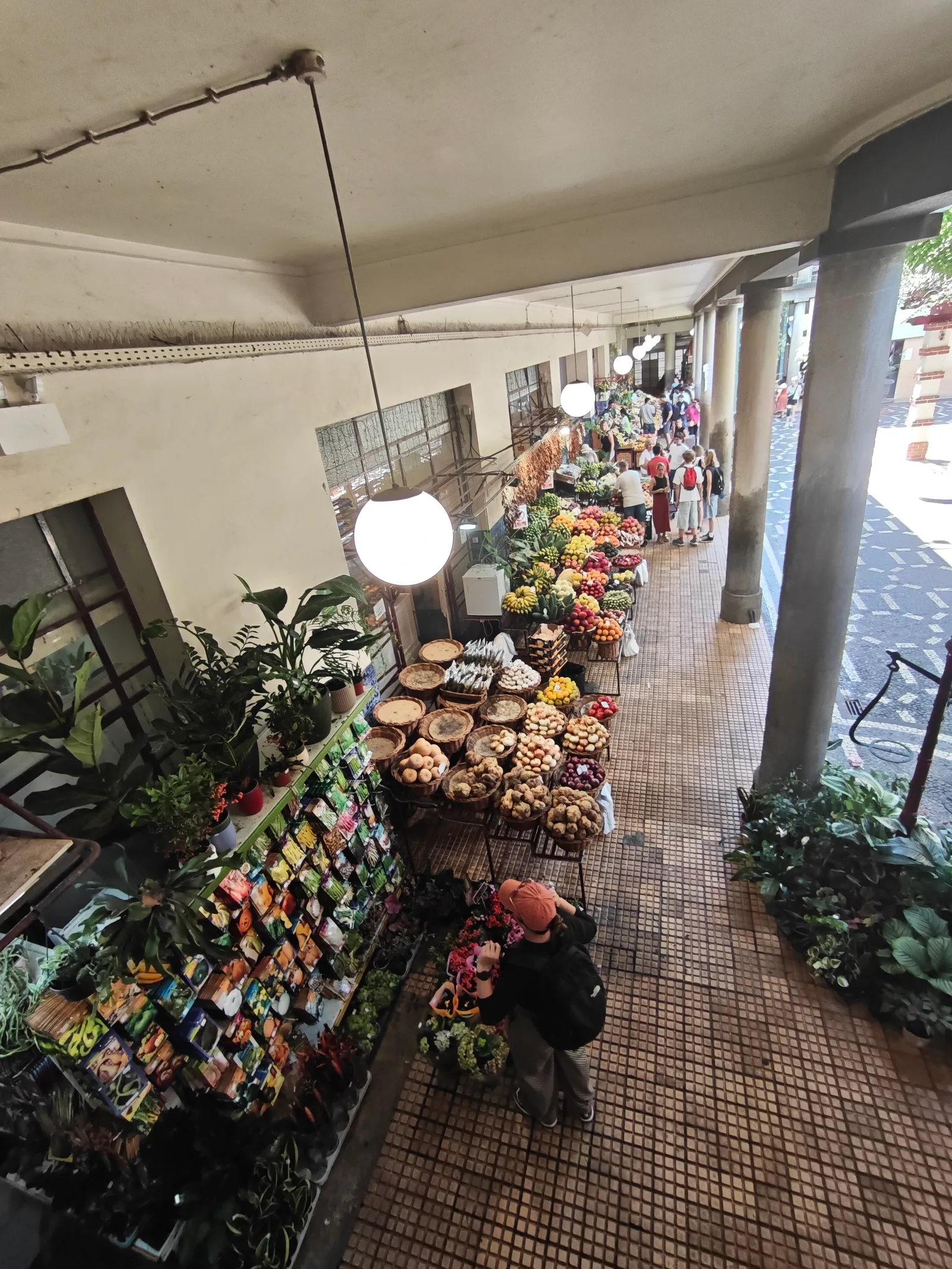 Main view at Mercado dos Lavradores (farmers' market) Funchal — travel photo