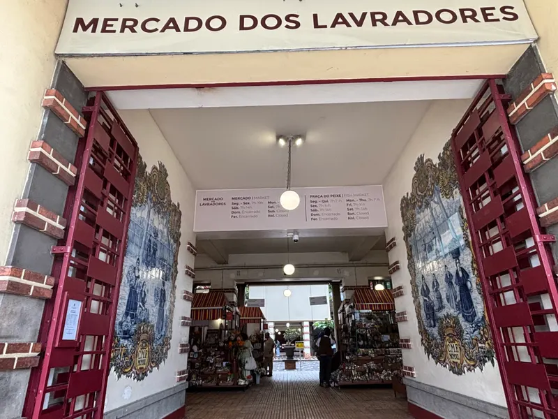 Mercado dos Lavradores (farmers' market)