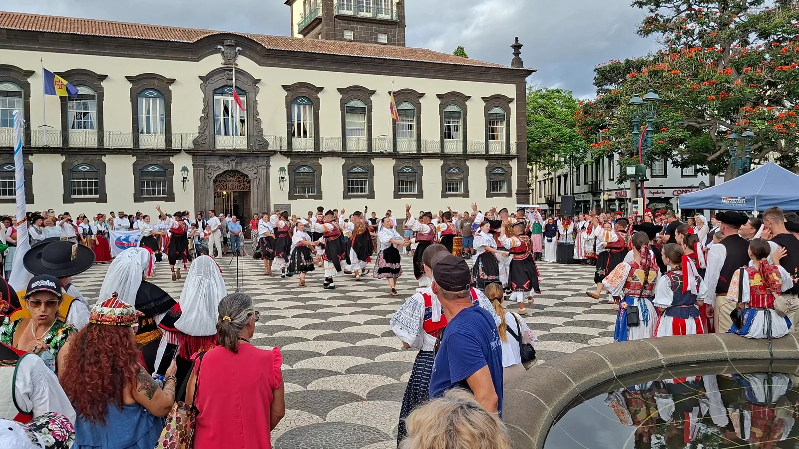 Main view at Praça do Município Funchal — travel photo