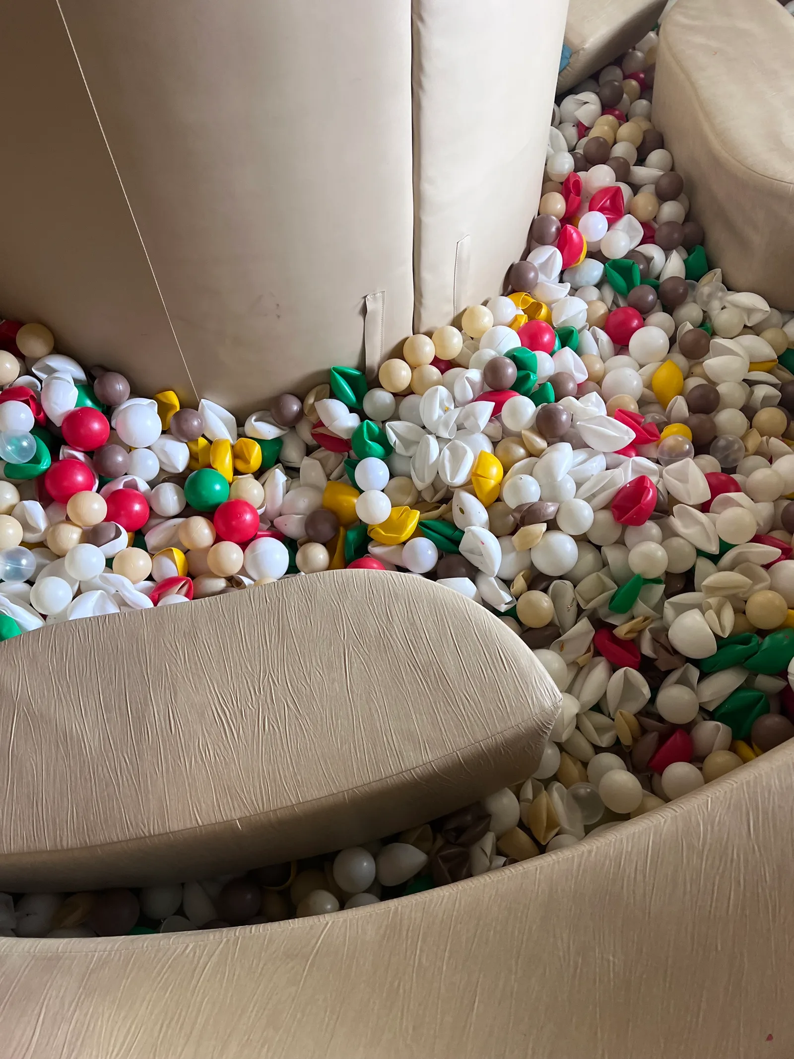 Details at Pura Vida Funchal Cafe & Soft Play Funchal — travel photo