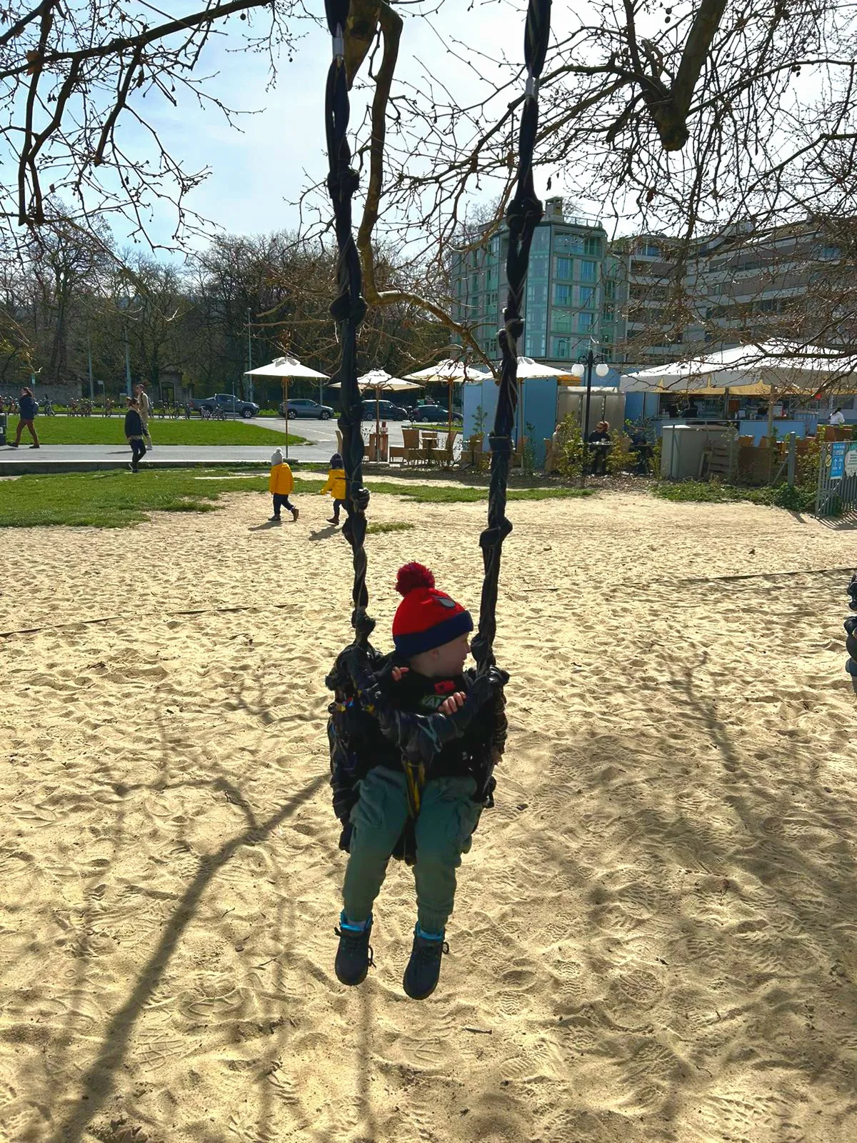 Atmosphere at Baby-Plage Geneva — travel photo