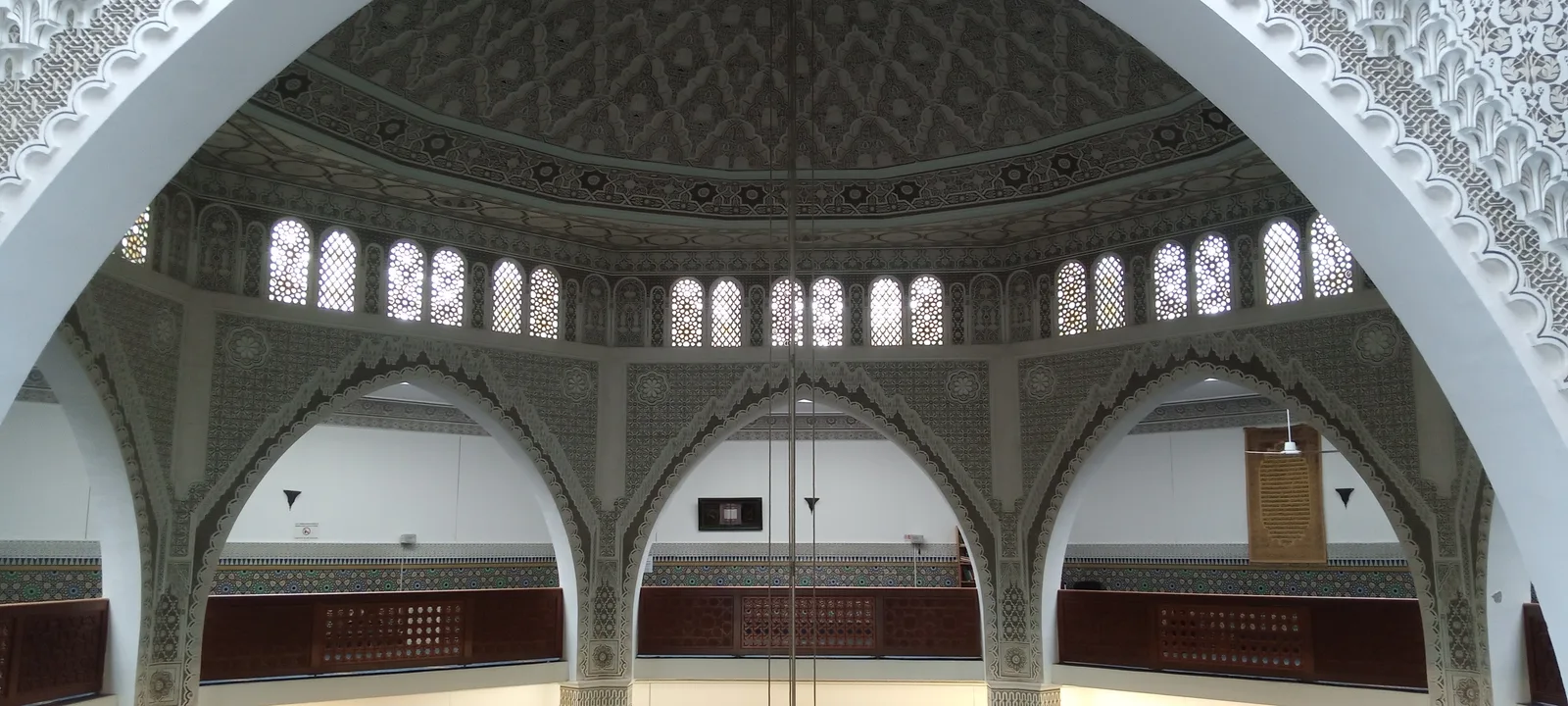 Details at Geneva Islamic Cultural Foundation Geneva — travel photo