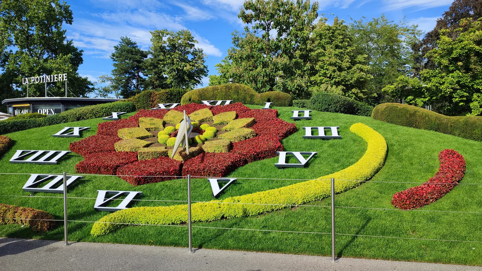 Main view at L'Horloge Fleurie Geneva — travel photo